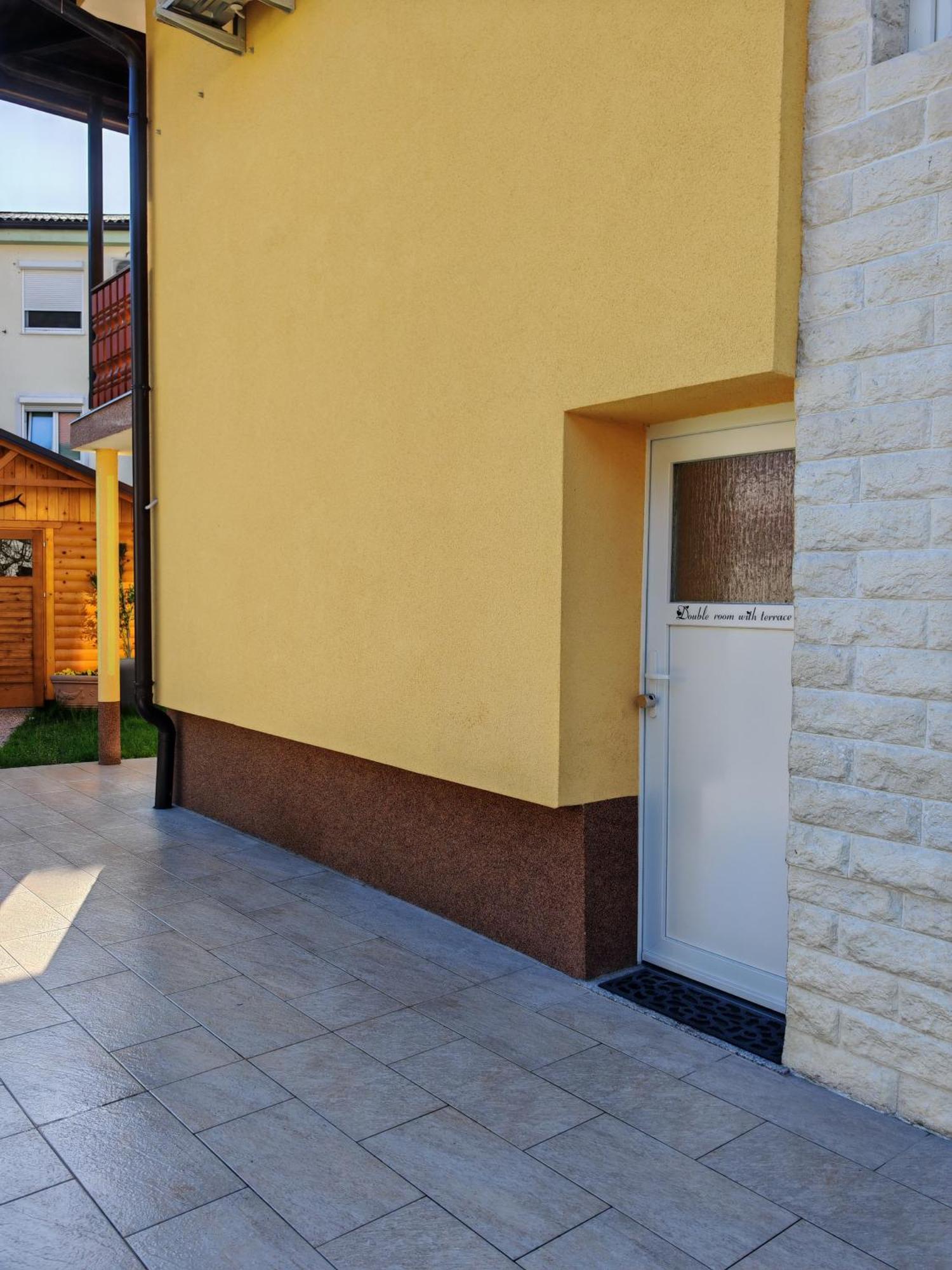 Apartment And Room Anica Tolmin Exteriör bild