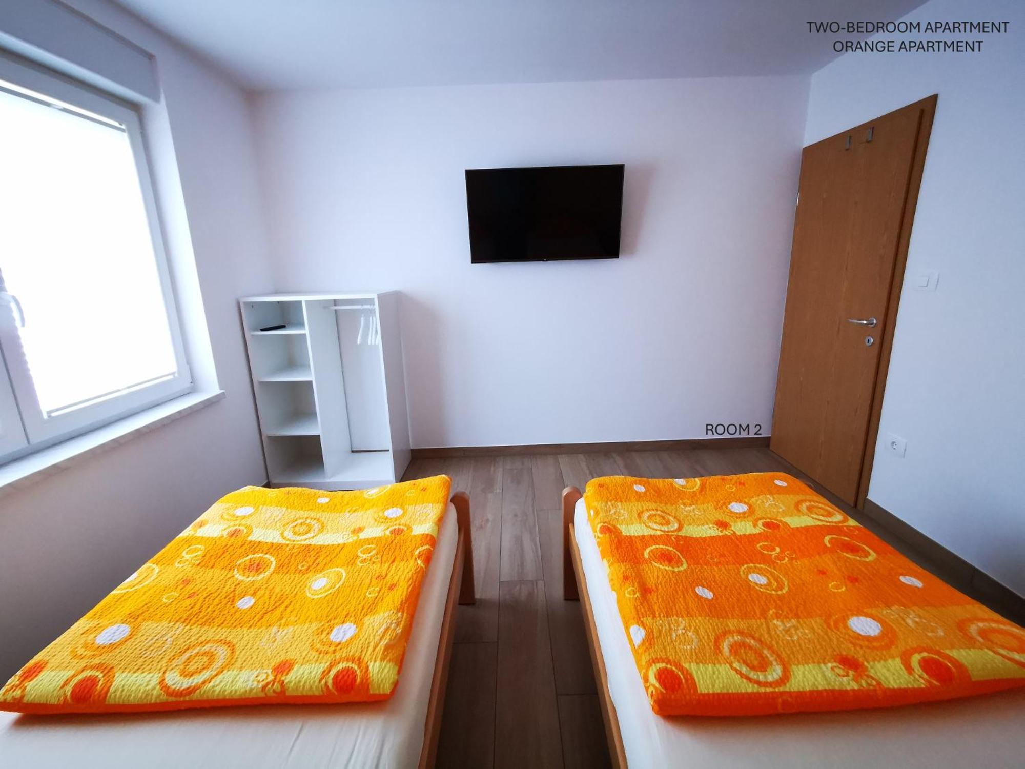 Apartment And Room Anica Tolmin Exteriör bild