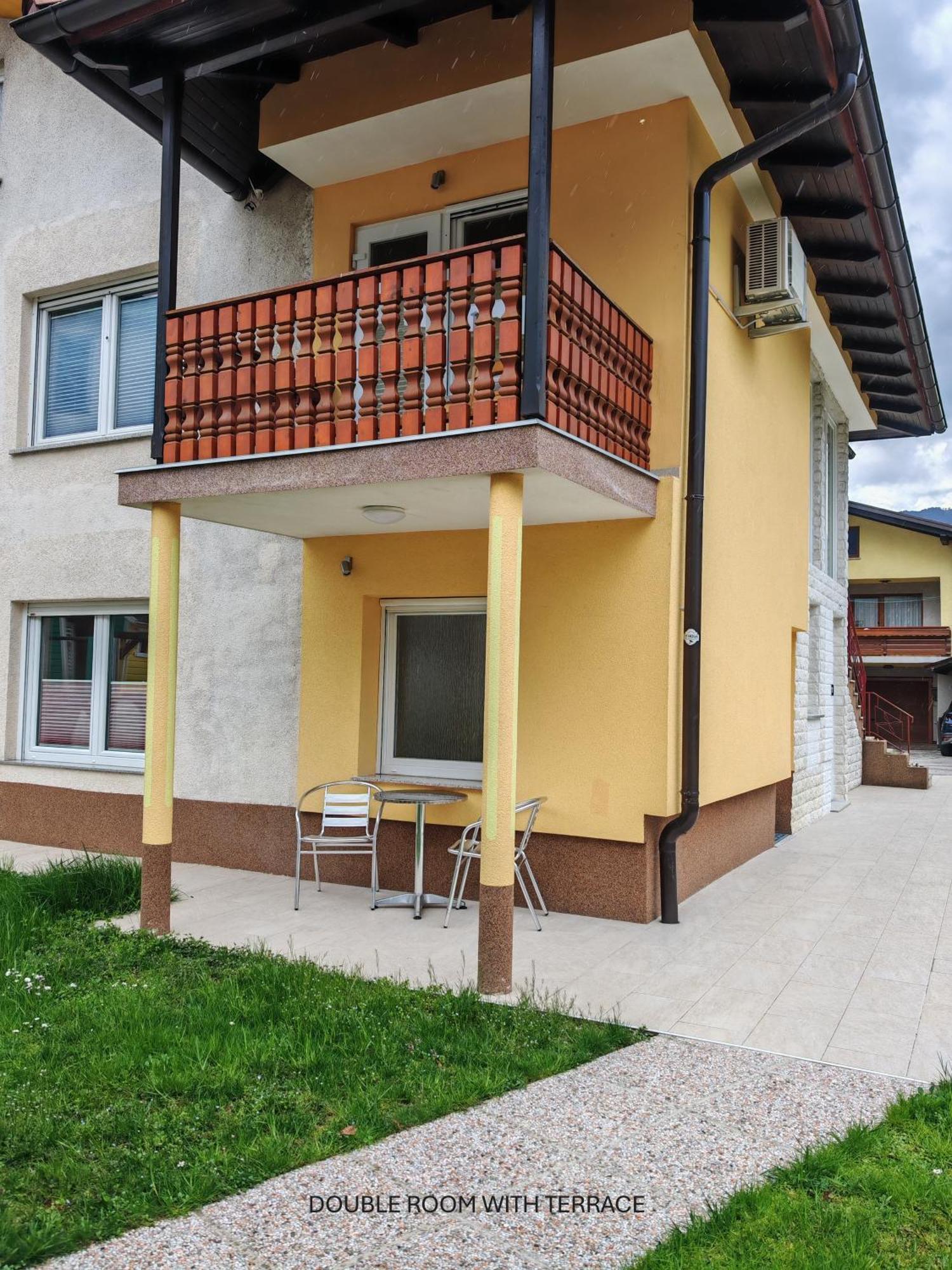 Apartment And Room Anica Tolmin Exteriör bild